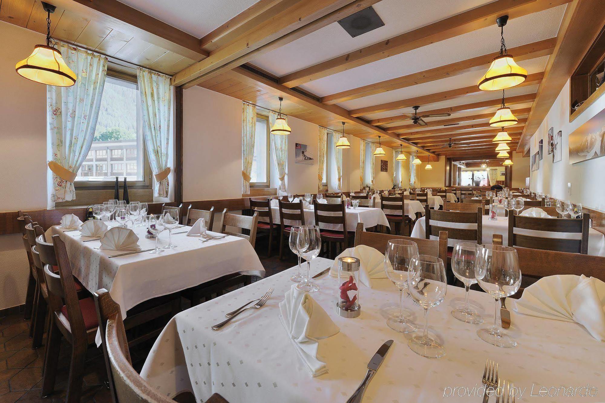 Boutique Und Bier Hotel Des Alpes Fiesch Restoran fotoğraf